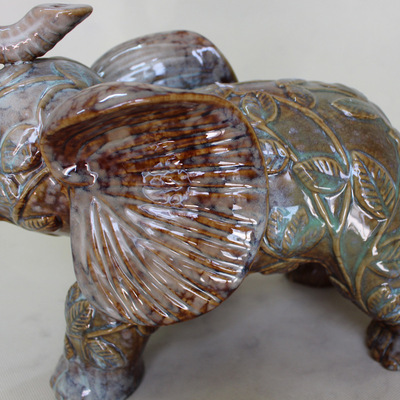 窯變風韻，吉祥鎮宅 探尋陶瓷彩繪大象工藝品的藝術與寓意